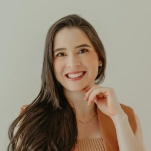 Dra. Aline Lima